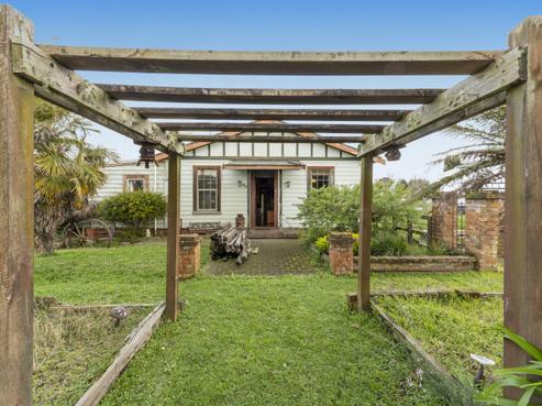 606 Haowhenua Place, Hawera