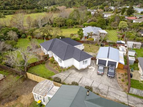 115 Hine Road, Wainuiomata
