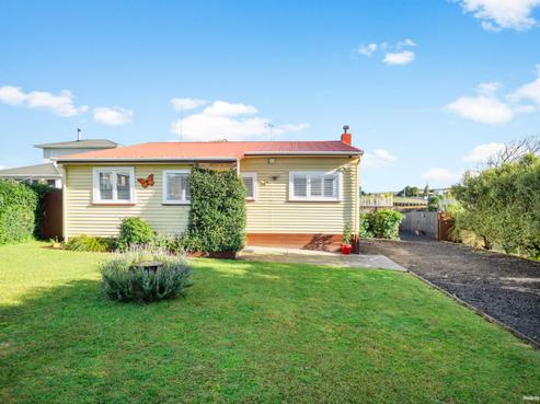 6 Booth Crescent, Tuakau