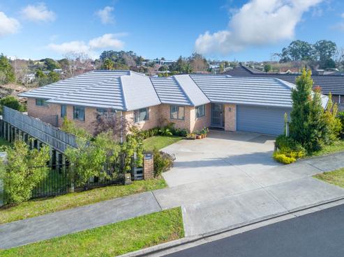 2 Blackwood Crescent, Glenview