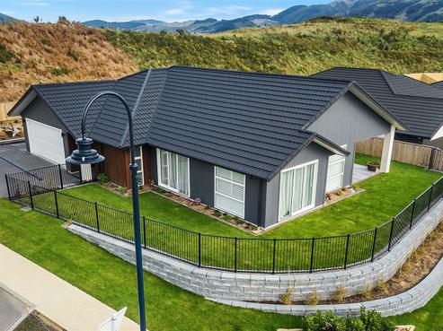 85 Queen Charlotte Drive, Aotea