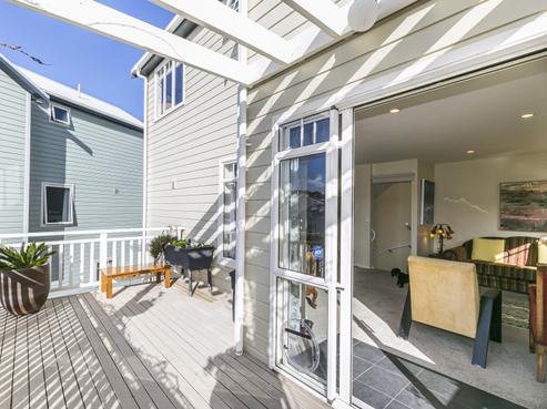 13/10 Colombo Street, Newtown