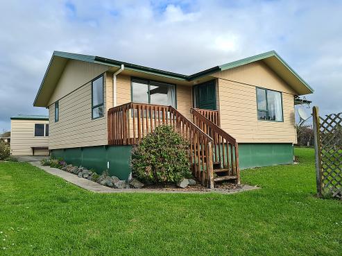 6 Ash Grove, Maungaturoto