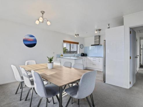 36B Neale Avenue, Stoke