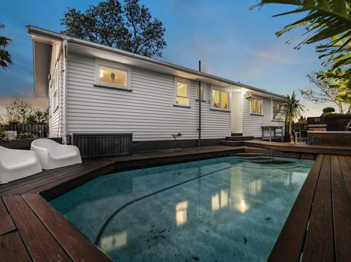2 Thomas Rea Place, Te Atatu South