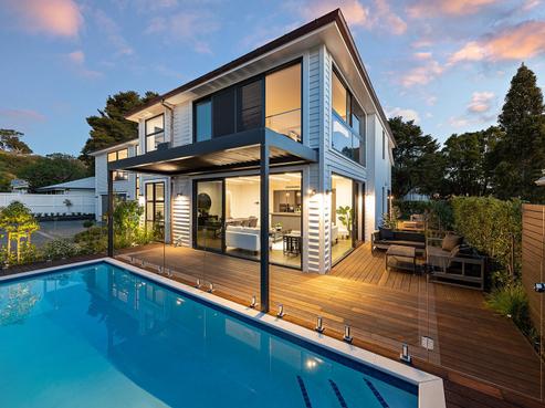 15B Golf Road, Epsom