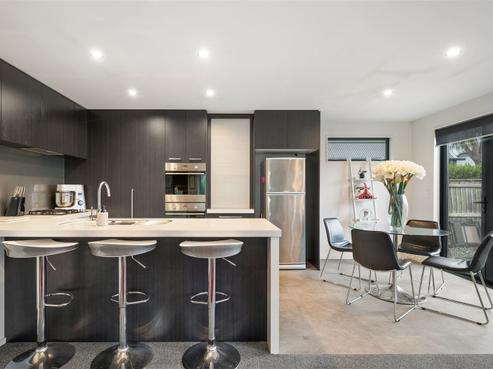 15A Champion Street, Edgeware