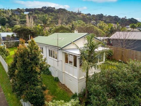13 Surfdale Road, Surfdale