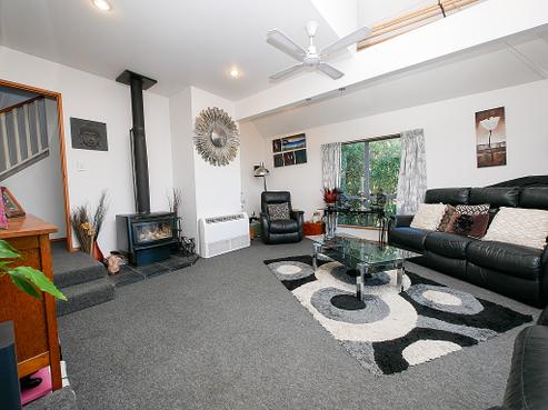 301 Kenmure Road, Kenmure