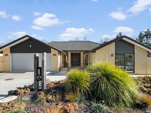 5 Glory Way, Buckland