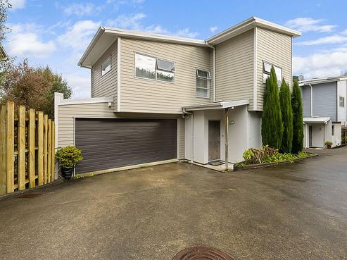 82A Kirton Drive, Riverstone Terraces