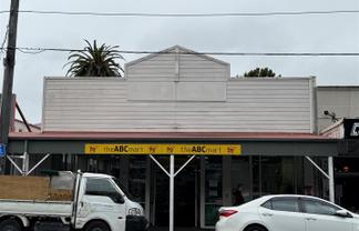 The Centre of Newtown Shops
