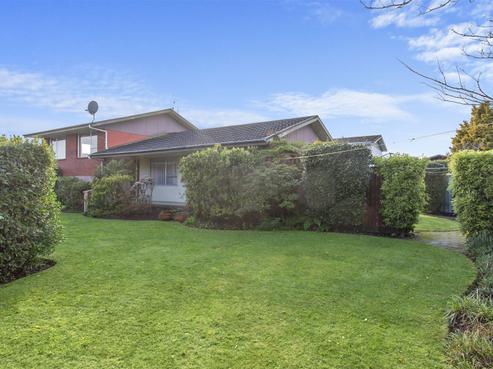 7 Claydon Place, Dallington