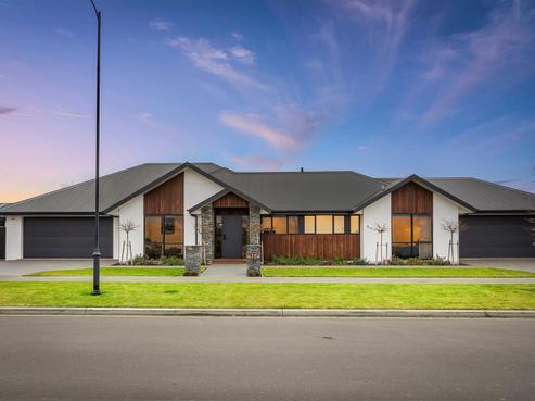 18 Walter Case Drive, Casebrook