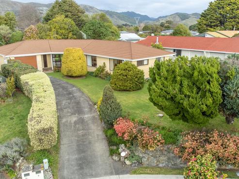 7 Wakefield Grove, Waikanae