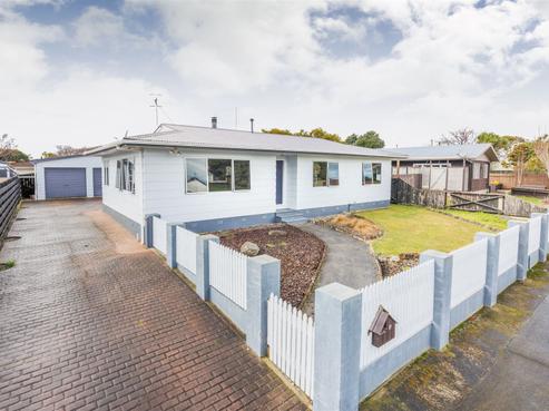 27 Rosedale Crescent, Cloverlea