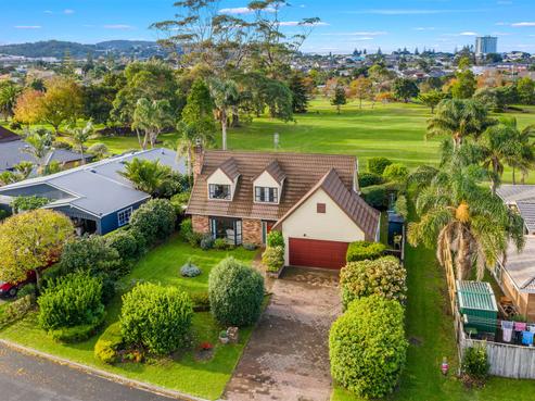 42 Maygrove Drive, Orewa