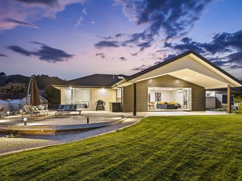 18 Mountain View Drive, Manakau