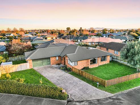 8 Lansbury Court, Rototuna North