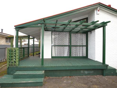 208 Sunnybank Crescent, Camberley