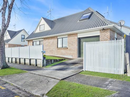 10A Jones Crescent, Melville