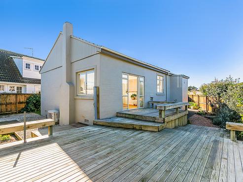 2/10A Youngs Road, Papakura