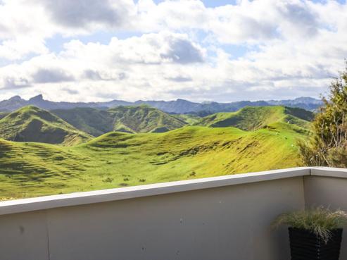2110 State Highway 4, Parikino