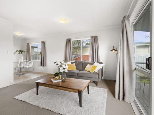 2/21 Glen Marine Parade, Glendene