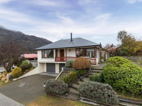 8 Remarkables Crescent, Frankton