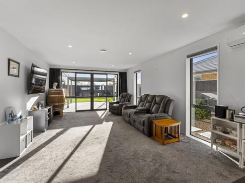 39 Tara Crescent, Woodend