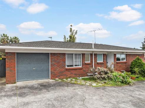 1/10 May Avenue, Te Atatu South