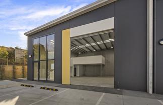 Stunning End Unit - 185sqm