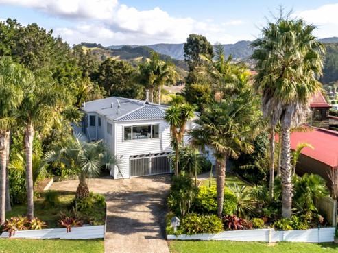 323 The Drive, Whangamata
