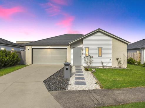 15 Soaring Bird Drive, Takanini