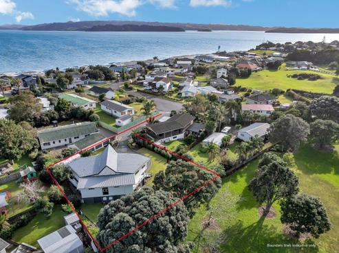 6 Prion Place, One Tree Point