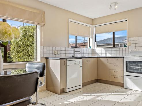 2/64 Neill Street, Hornby