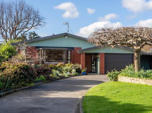 11 Fleetwood Grove, Waikanae
