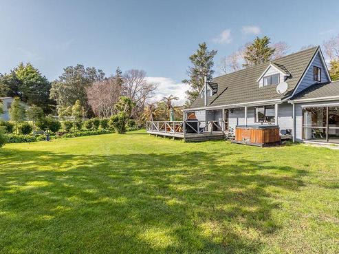 323 Mazengarb Road, Paraparaumu