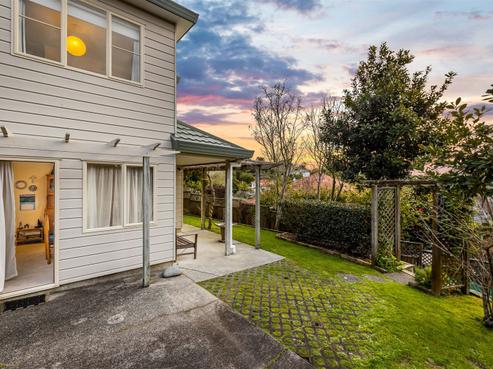 2/30 Sunset Road, Unsworth Heights