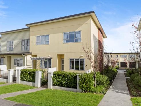 13/11 Ray Small Drive, Papakura