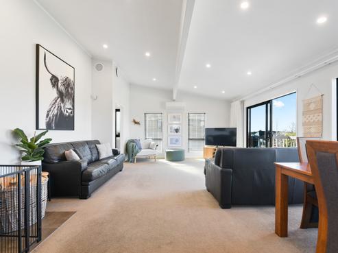 17 Salmond Place, Dinsdale
