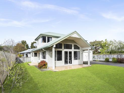 2/21 Joll Road, Havelock North