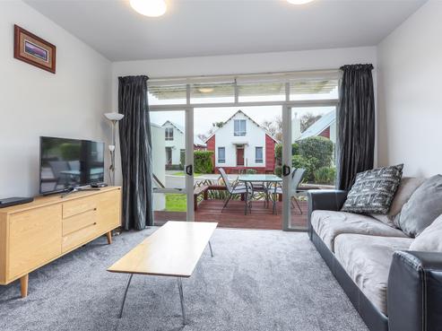 14/1420 Hamurana Road, Mourea