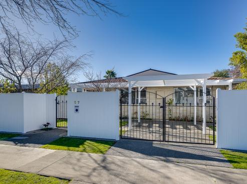 2/57 Avenue Road, Greenmeadows