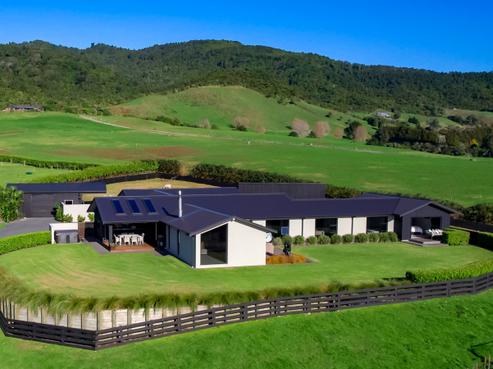 1349 South Road, Oakura