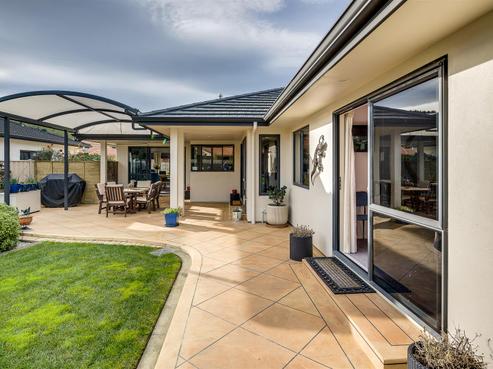 17 Malbec Way, Greenmeadows