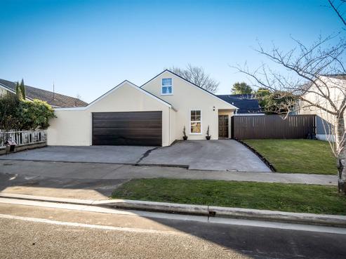 16 Powell Crescent, Ilam