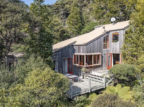 58 Lone Kauri Road, Karekare