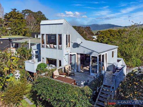 211 Howard Road, Orere Point