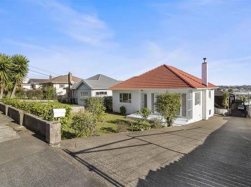 13 Hayr Road, Three Kings